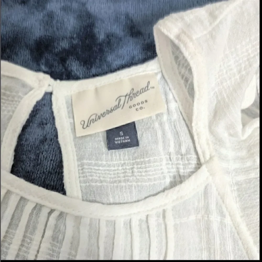 Universal Threads Cotton Ruffle Top - Picture 5 of 8